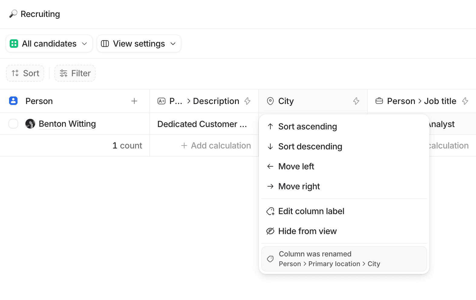 Recruiting table with columns for person, description, city, and job title. A menu is open for column options.