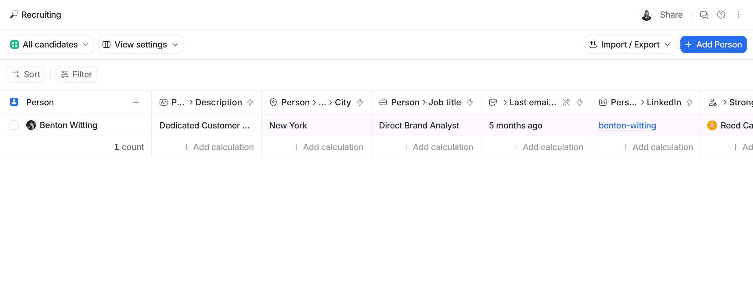 Candidate list with columns for name, description, city, job title, and LinkedIn.